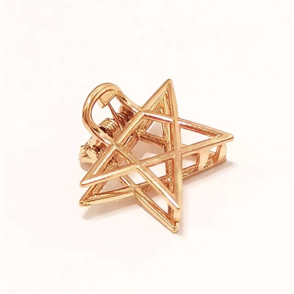 🎉 New 3D Geometric Gold Star Hair Clip - Picture 3 of 5